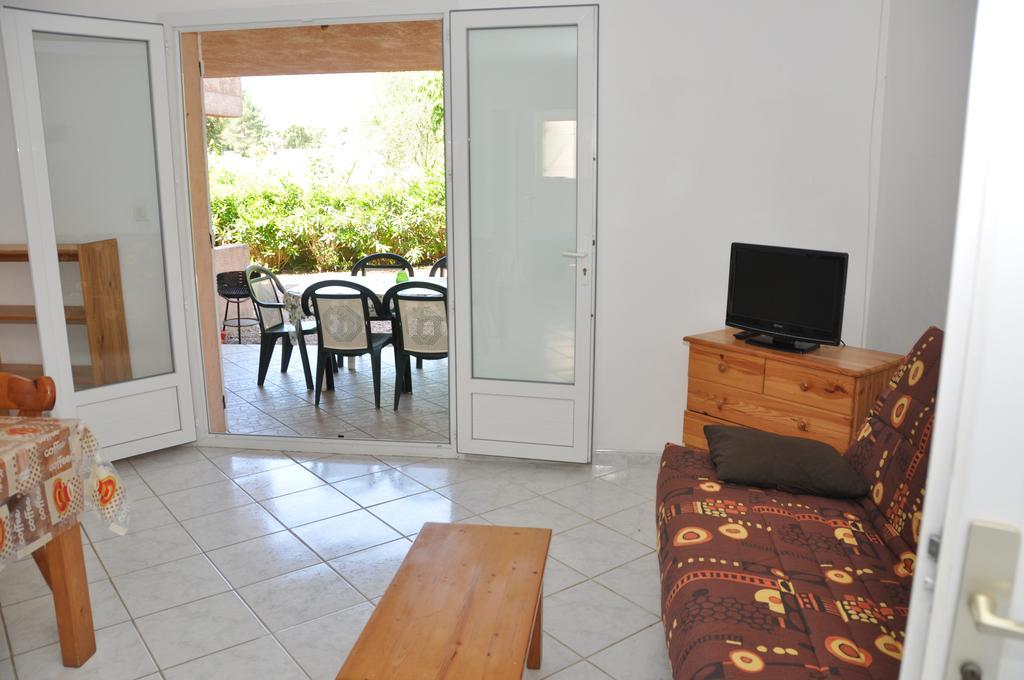 Sole E Mare Aparthotel Santa-Maria-Poggio  Rom bilde