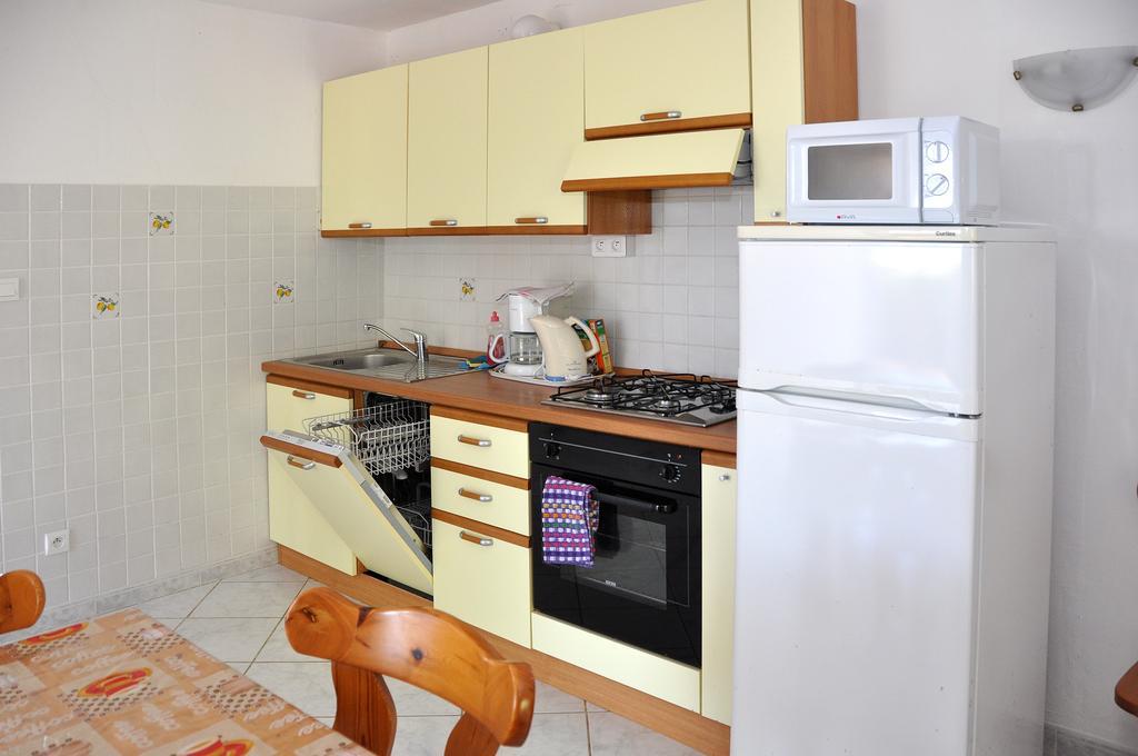 Sole E Mare Aparthotel Santa-Maria-Poggio  Rom bilde