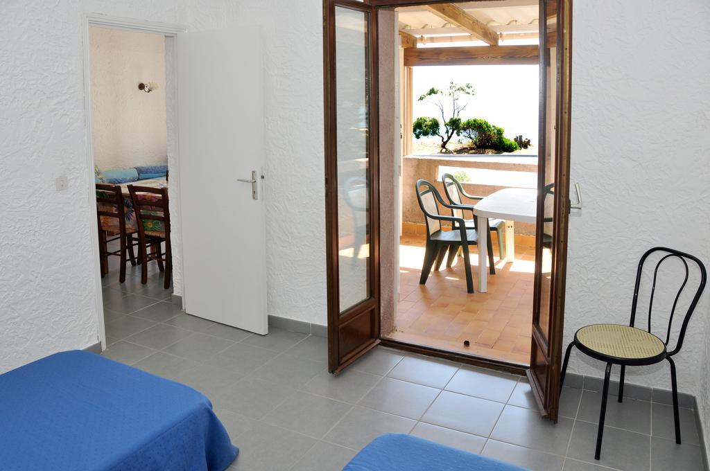 Sole E Mare Aparthotel Santa-Maria-Poggio  Rom bilde