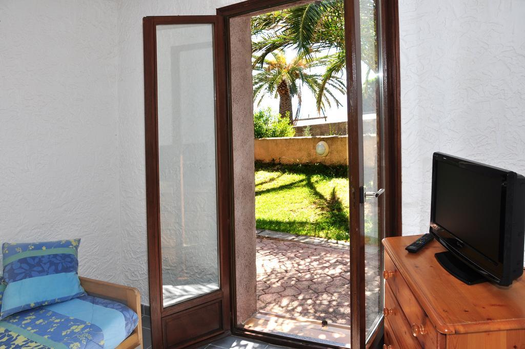 Sole E Mare Aparthotel Santa-Maria-Poggio  Rom bilde
