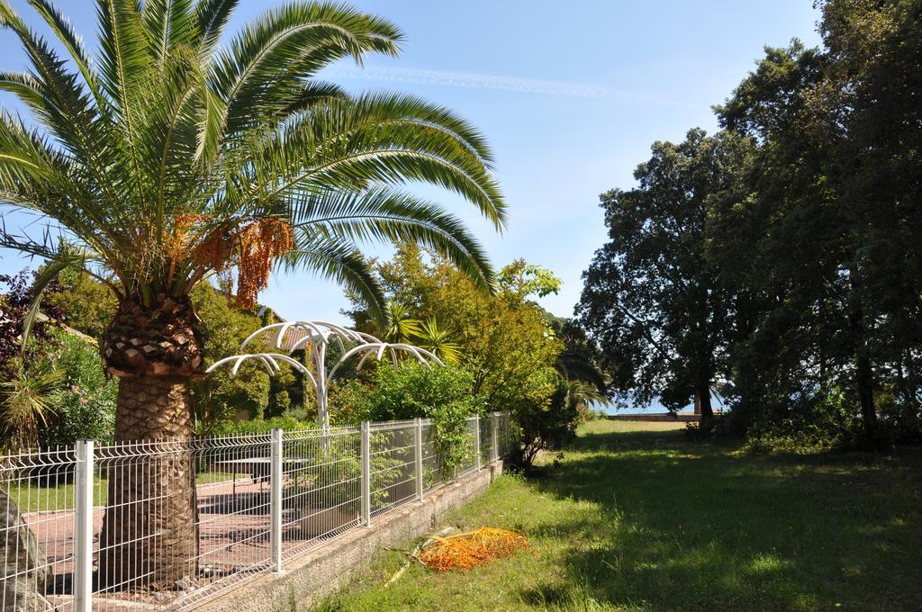 Sole E Mare Aparthotel Santa-Maria-Poggio  Eksteriør bilde