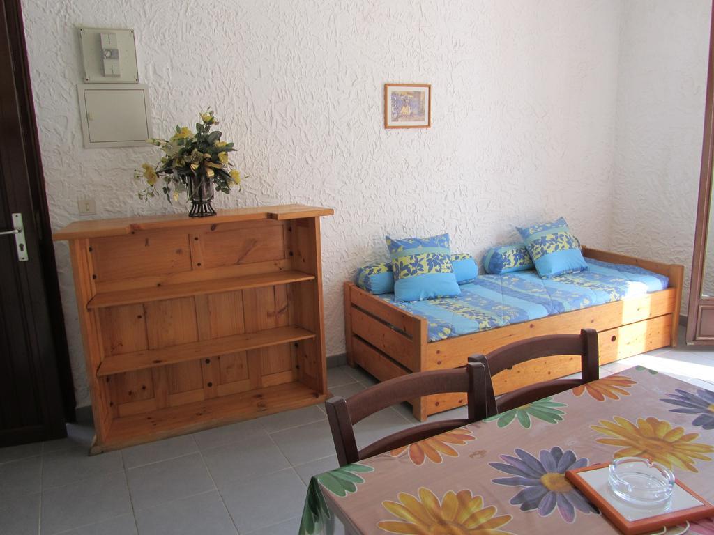Sole E Mare Aparthotel Santa-Maria-Poggio  Rom bilde