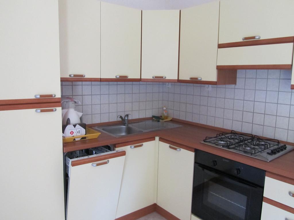 Sole E Mare Aparthotel Santa-Maria-Poggio  Rom bilde