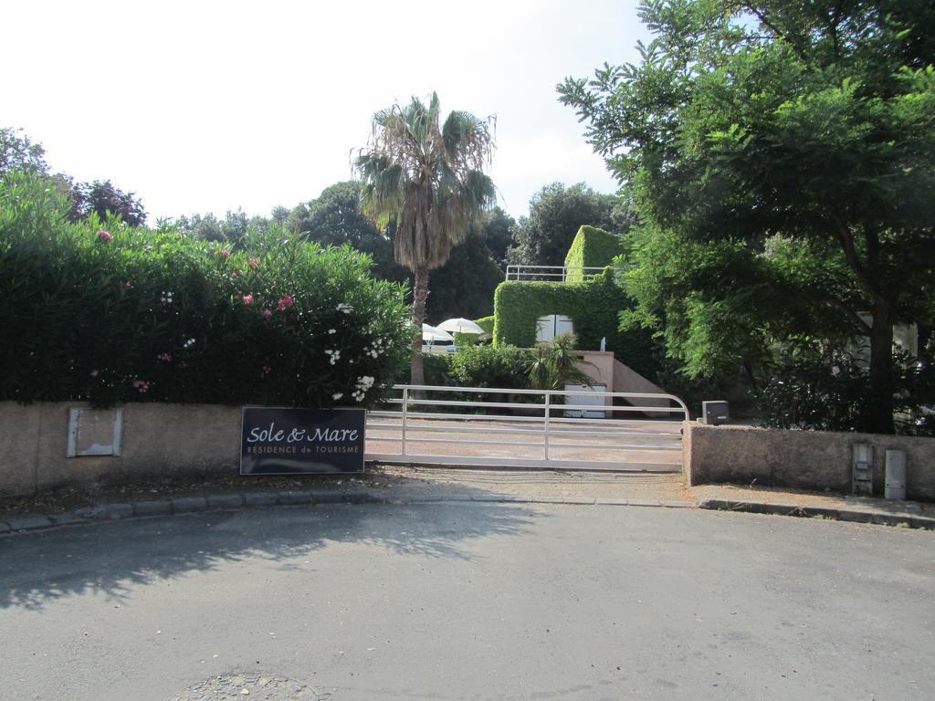 Sole E Mare Aparthotel Santa-Maria-Poggio  Eksteriør bilde